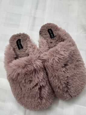 Nine West Plush Faux-Fur Slide Slippers - Mauve